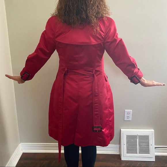 AUTHENTIC Red Burberry trench coat - Picture 9 of 11